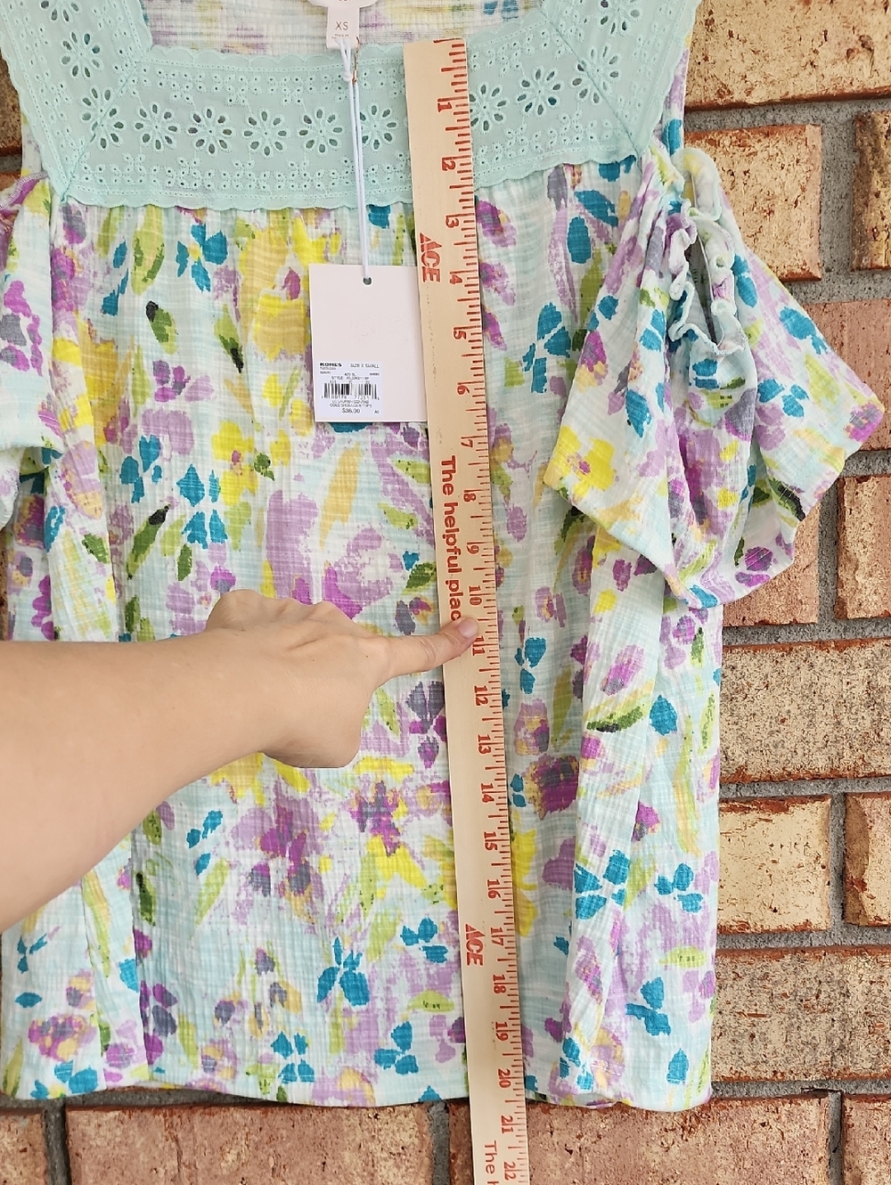 Lauren Conrad Size XS Floral Cold-Shoulder Women's Top with Eyelet Yoke - Mint - Picture 6 of 7